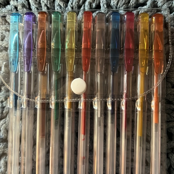 35 Embroiderex Gel Pens, 0.9mm tips - Picture 2 of 4